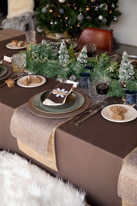 ιδέες-διακόσμησης-στο-Πρωτοχρονιάτικο τραπέζι 2024-Πρωτοχρονιά 2024-