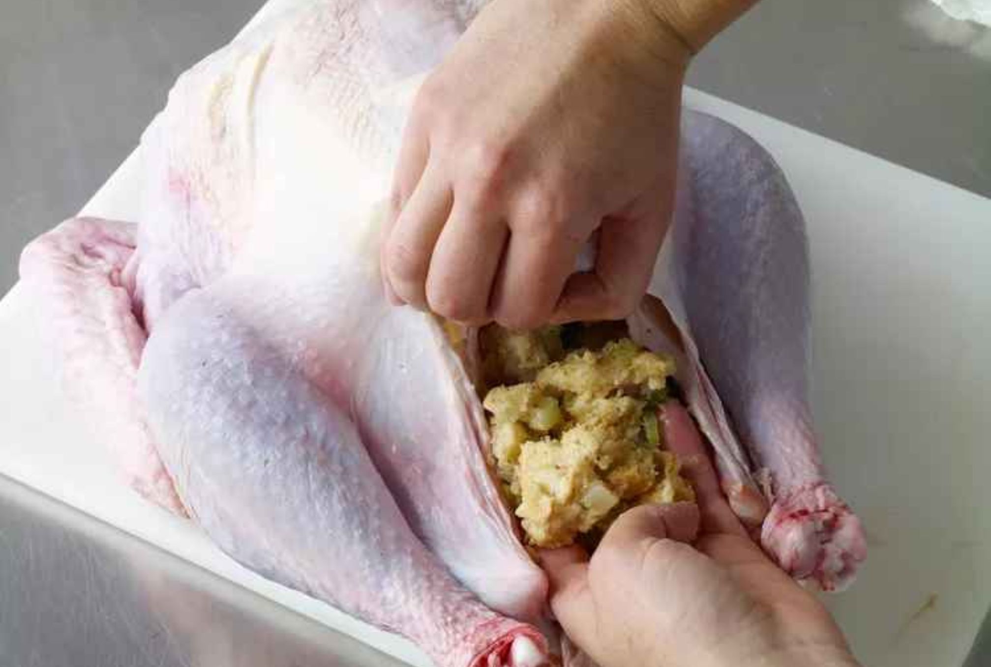 Πως ράβουμε και γεμίζουμε γαλοπούλα ή κοτόπουλο