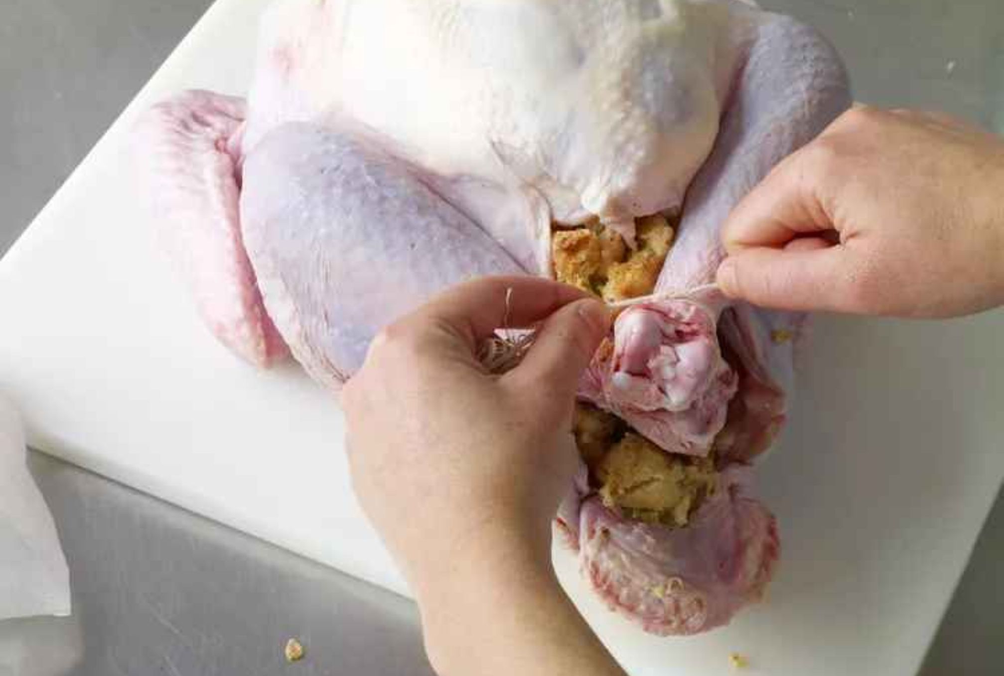 Πως ράβουμε και γεμίζουμε γαλοπούλα ή κοτόπουλο