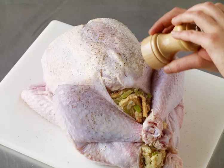 Πως ράβουμε και γεμίζουμε γαλοπούλα ή κοτόπουλο
