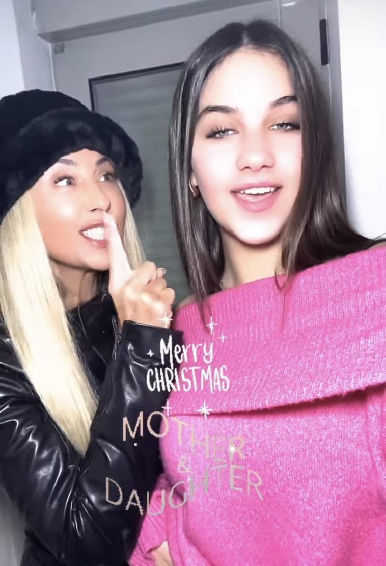 Γωγώ Μαστροκώστα : Αυτή είναι η κούκλα κ0ρη της