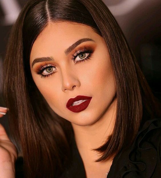 Η Αναστασία Παντούση απο το Ναυάγιο φόρεσε το κραγιόν του Ρεβεγιόν – Απλά Τέλειο