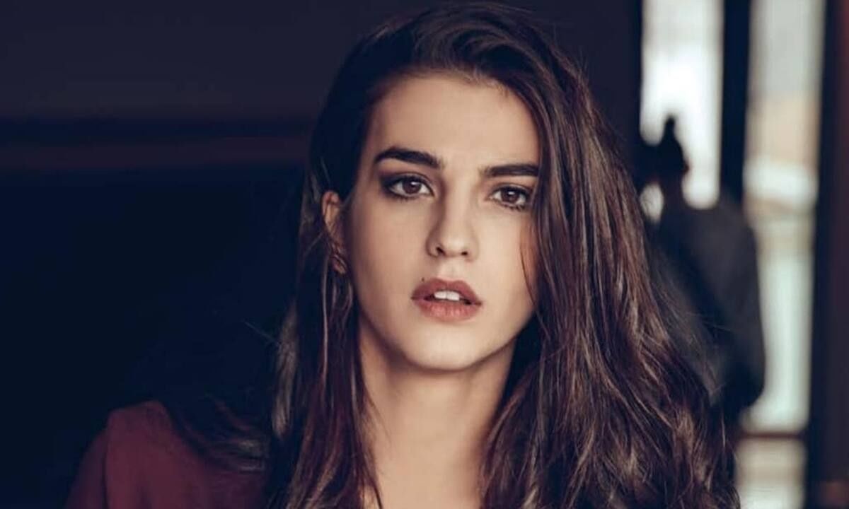 Η Αναστασία Παντούση απο το Ναυάγιο φόρεσε το κραγιόν του Ρεβεγιόν – Απλά Τέλειο