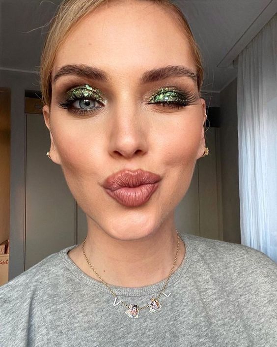 πράσινο-smokey eye-με-γκλίτερ-ιδέες- πράσινο-smokey eye-με-γκλίτερ-ιδέες-