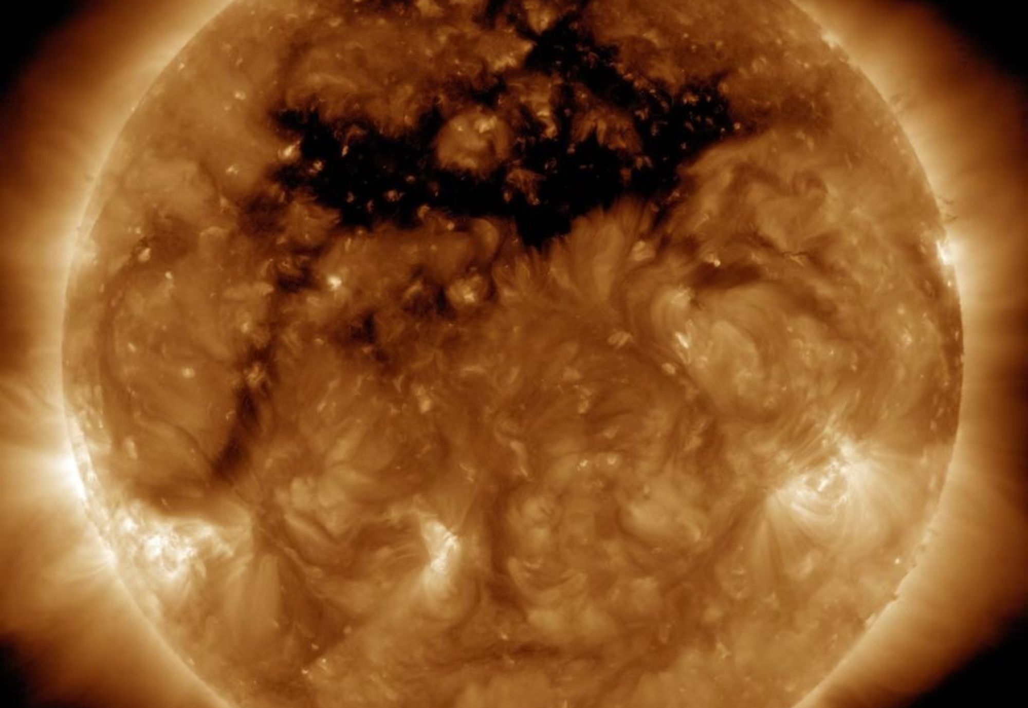 Τα αστρονομικά φαινόμενα του 2024: Βροχή μετεωριτών, κομήτης 3 φορές σαν το Έβερεστ, Δαχτυλίδι φωτιάς