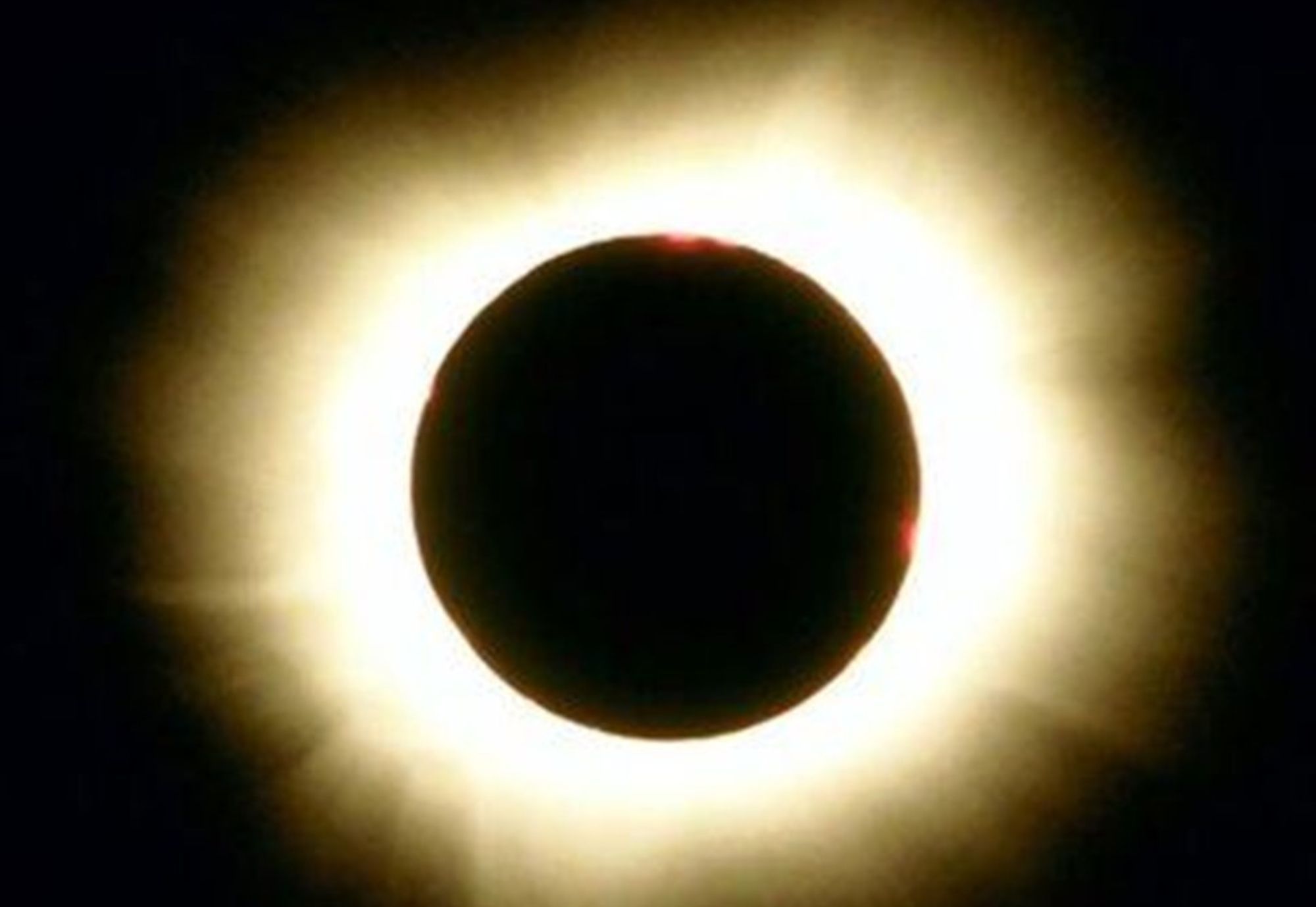 Τα αστρονομικά φαινόμενα του 2024: Βροχή μετεωριτών, κομήτης 3 φορές σαν το Έβερεστ, Δαχτυλίδι φωτιάς