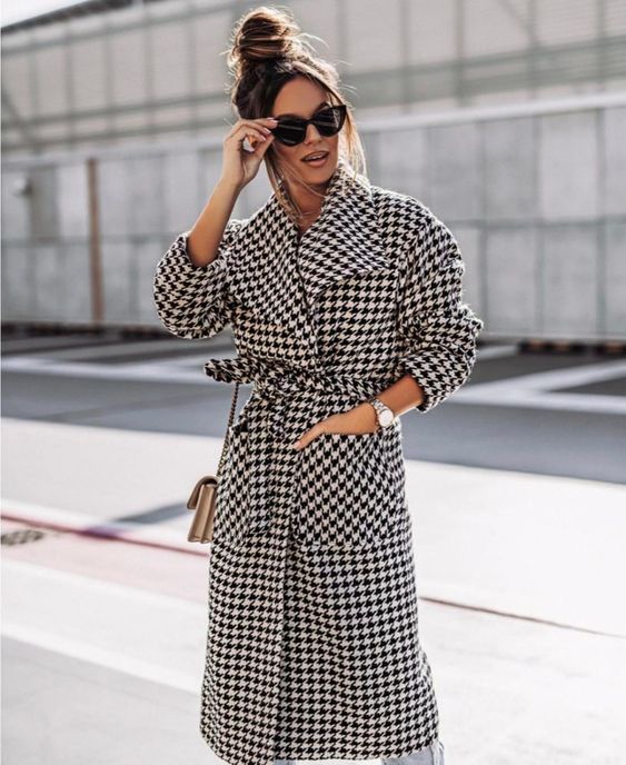 Ψάχνεις το παλτό του Χειμώνα 2024 : Η Ιφιγένεια Πιερίδου απο την Ηλέκτρα σου δίνει την τέλεια επιλογή