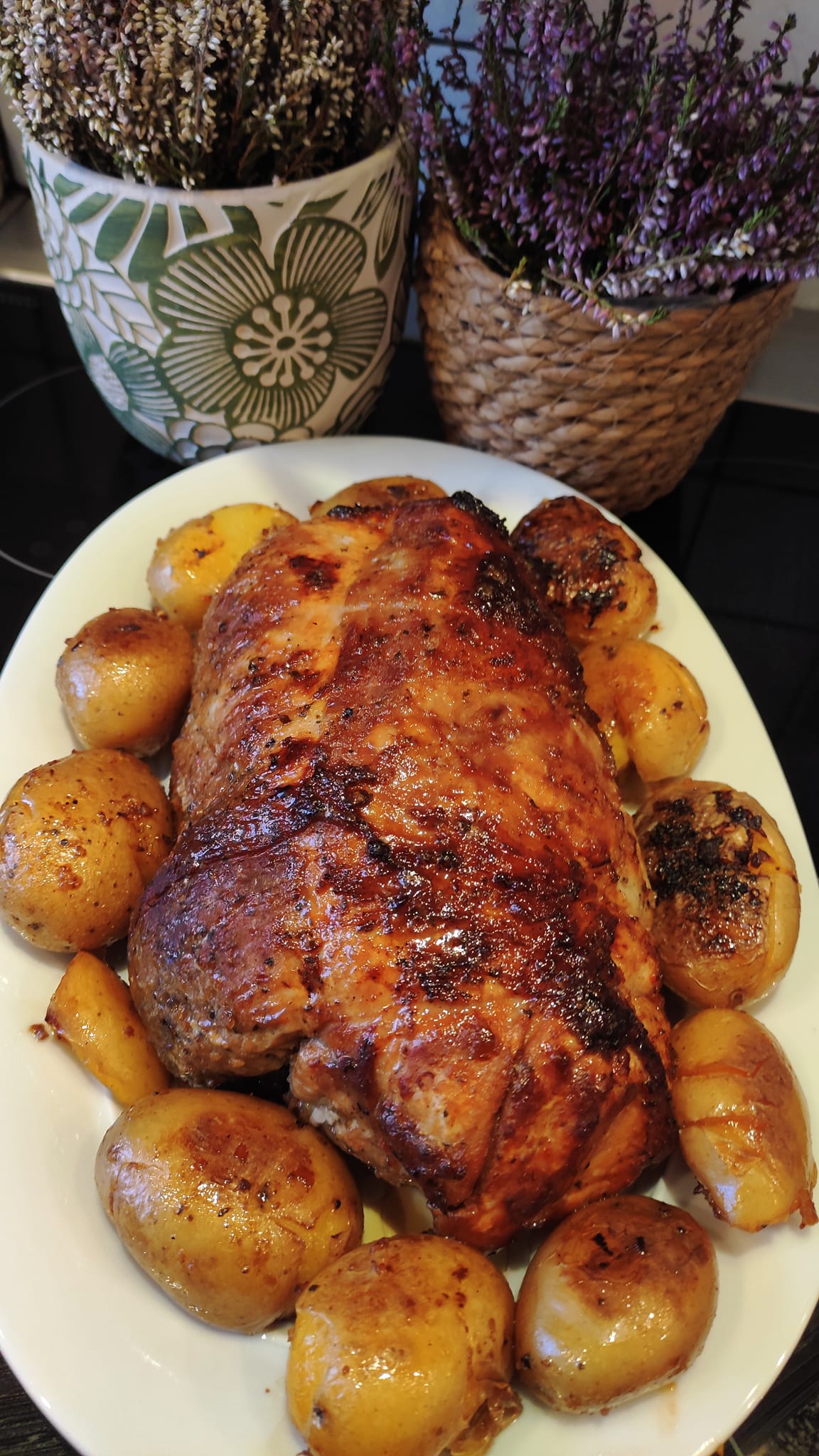 χοιρινό-μπούτι-με-γλάσο-και-πατάτες baby-συνταγή-