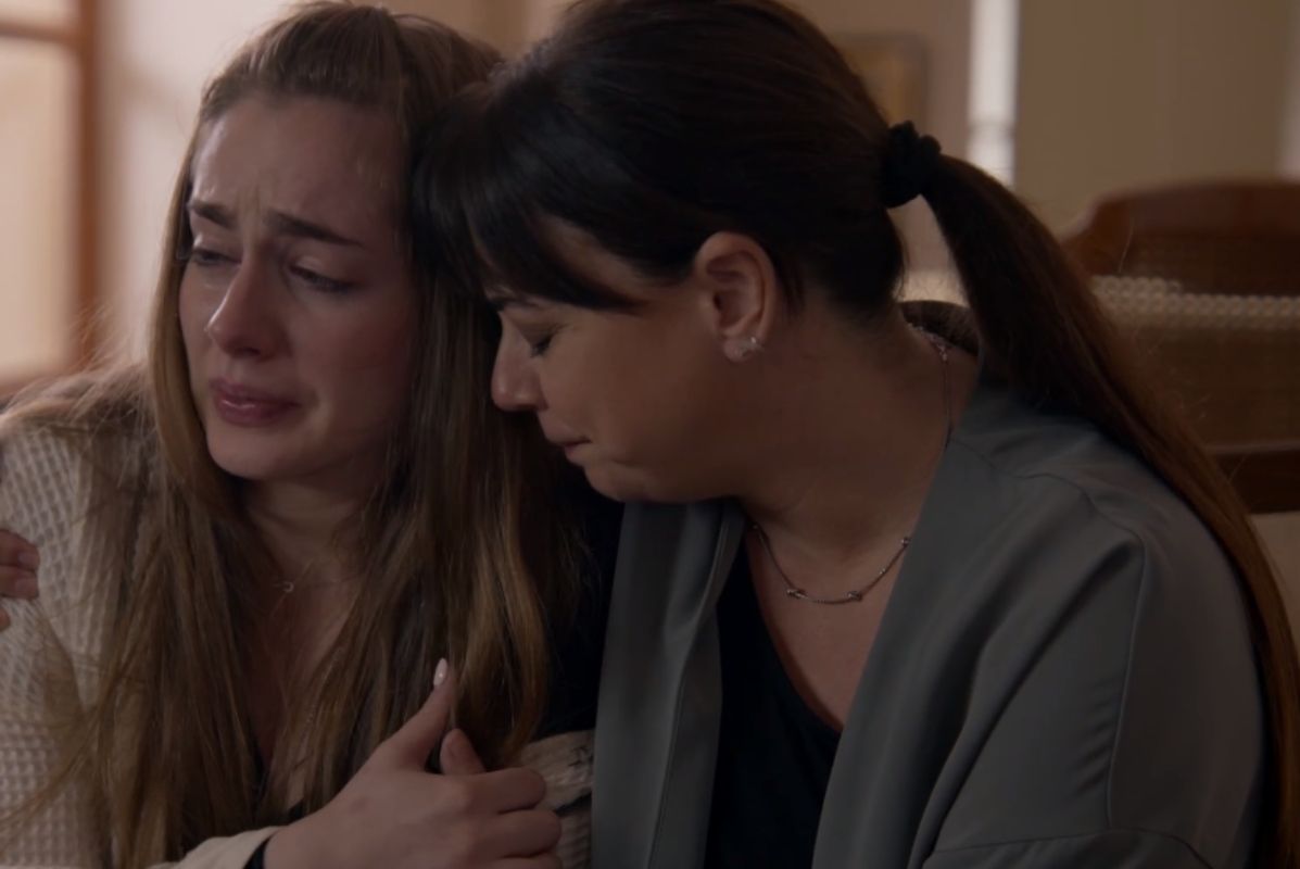 Παγιδευμένοι-Λίνα-Χρύσα- Παγιδευμένοι-Λίνα-Χρύσα-