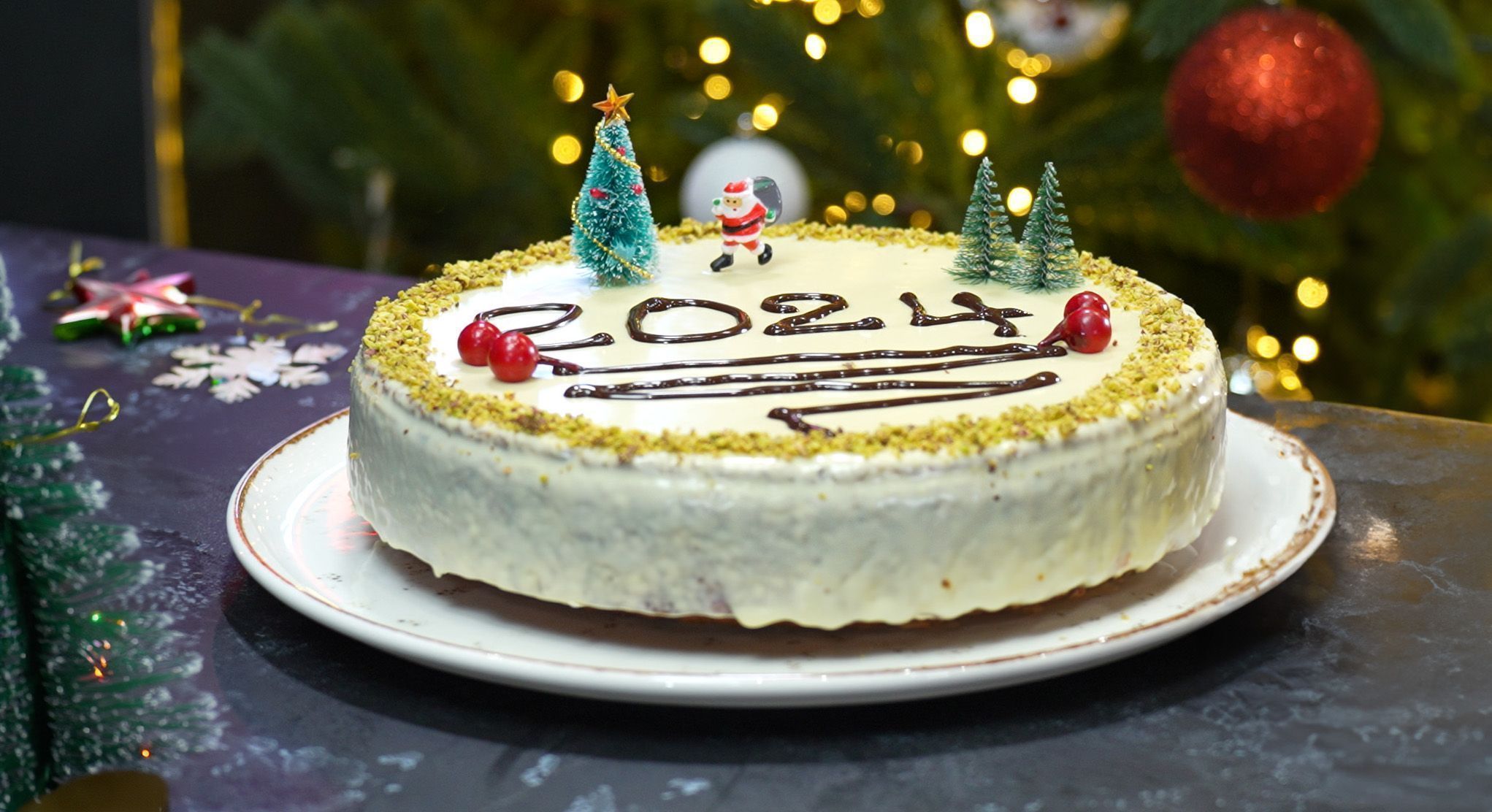 βασιλόπιτα-με-λευκό γλάσο-συνταγή-