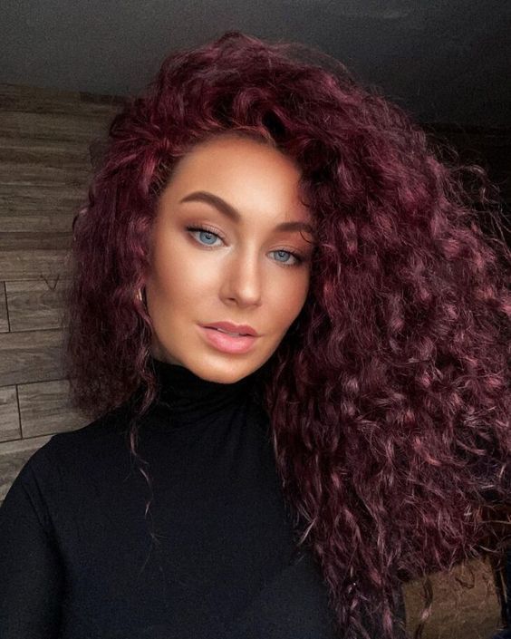 φυσικές-μπούκλες-σε-cherry cola-ιδέες-