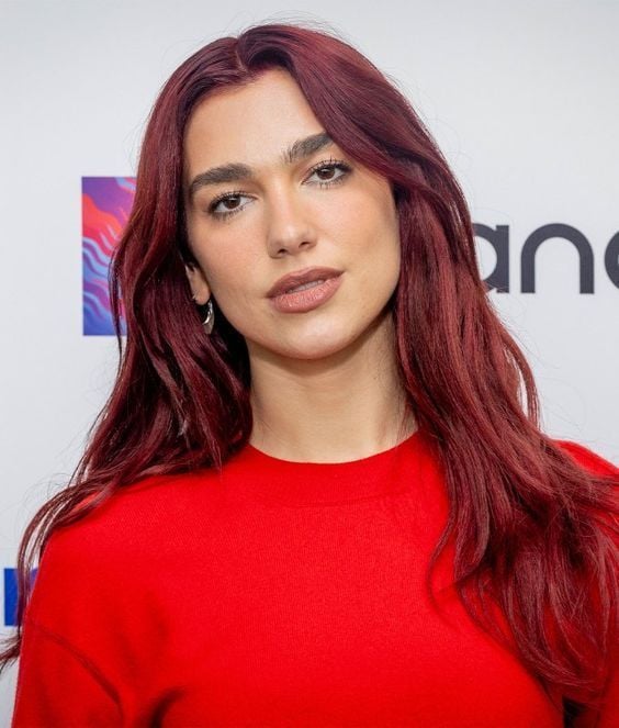 ιδέες-για-μαλλιά-σε-cherry cola-Χειμώνας 2024-τάσεις 2024-