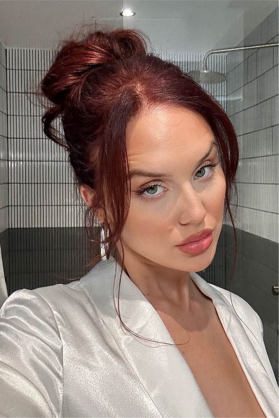 ψηλός-κότσος-με-cherry cola-ιδέες-