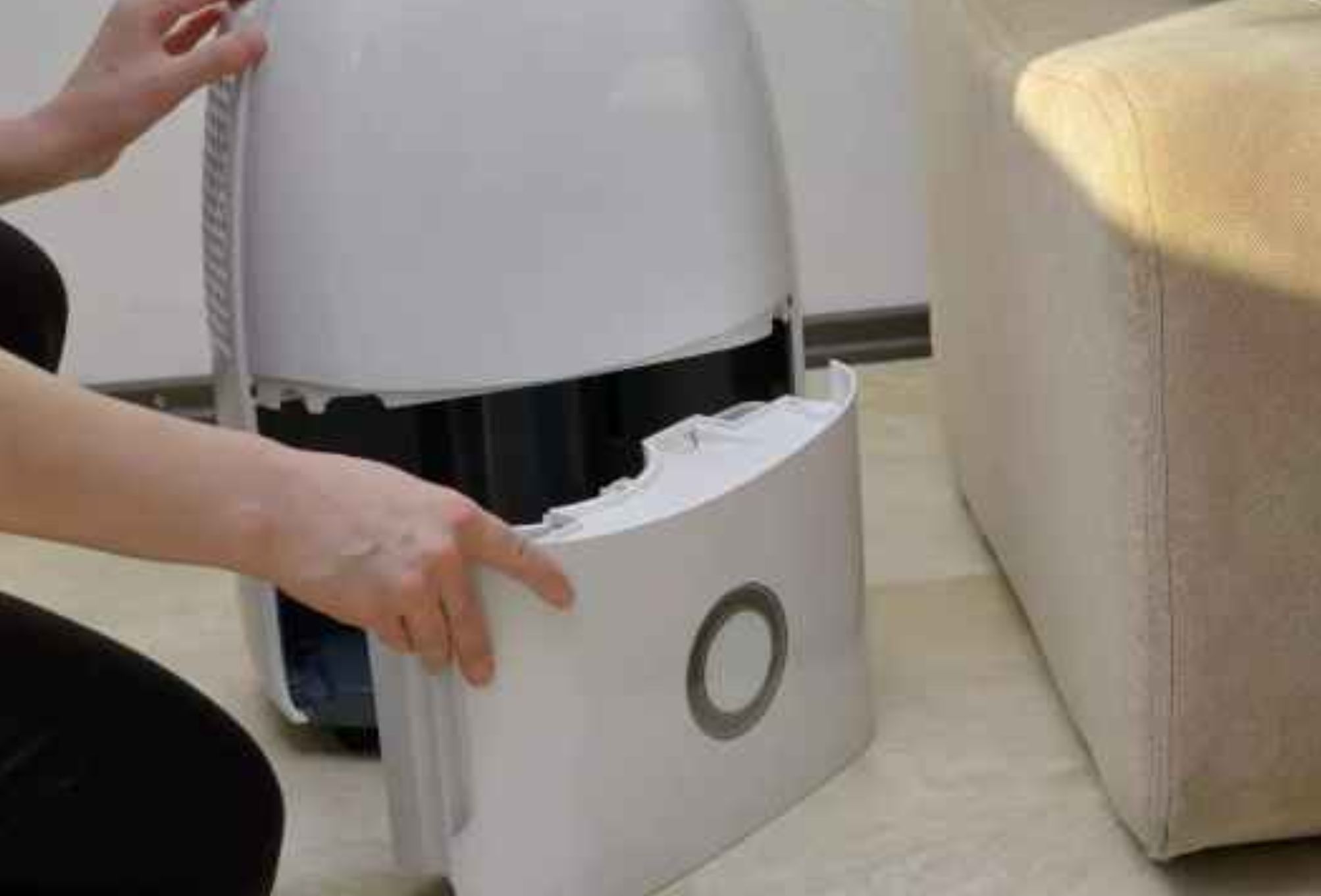 Πώς να καθαρίσετε και να απολυμάνετε σωστά τον αφυγραντήρα σας