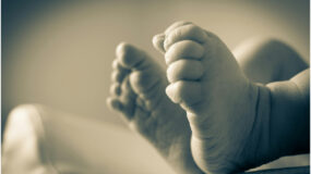 Γυναίκα  έγκυος με εξωσωματική γονιμοποίηση αλλά κυοφόρησε λάθος έμβρυα