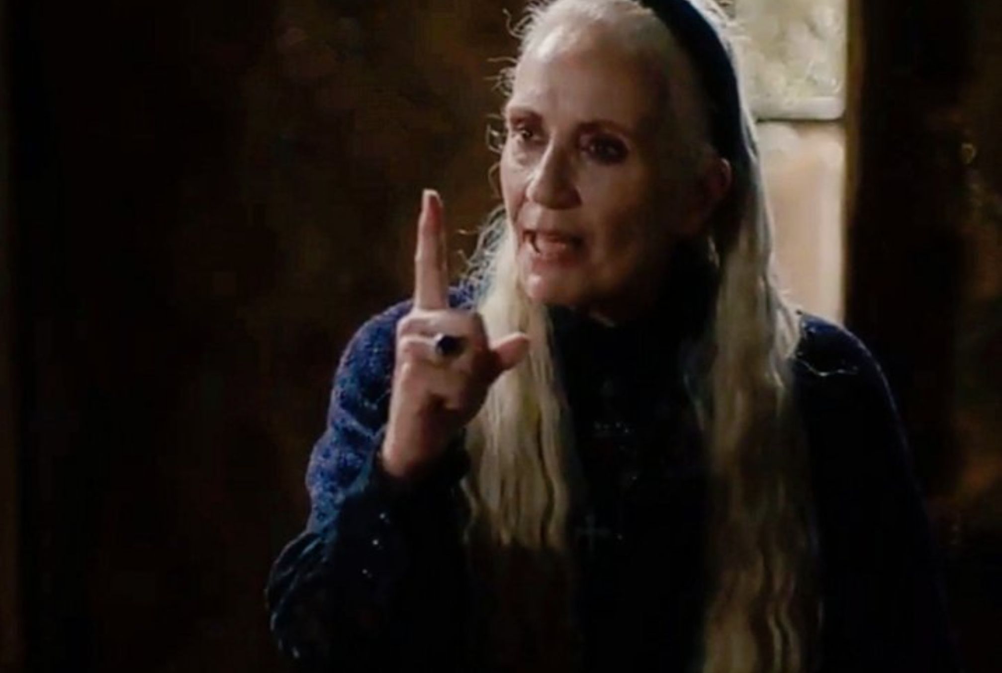 Η Μάγισσα: Η Κυπριανή βάζει να σκοτώσουν την Θεοφανώ