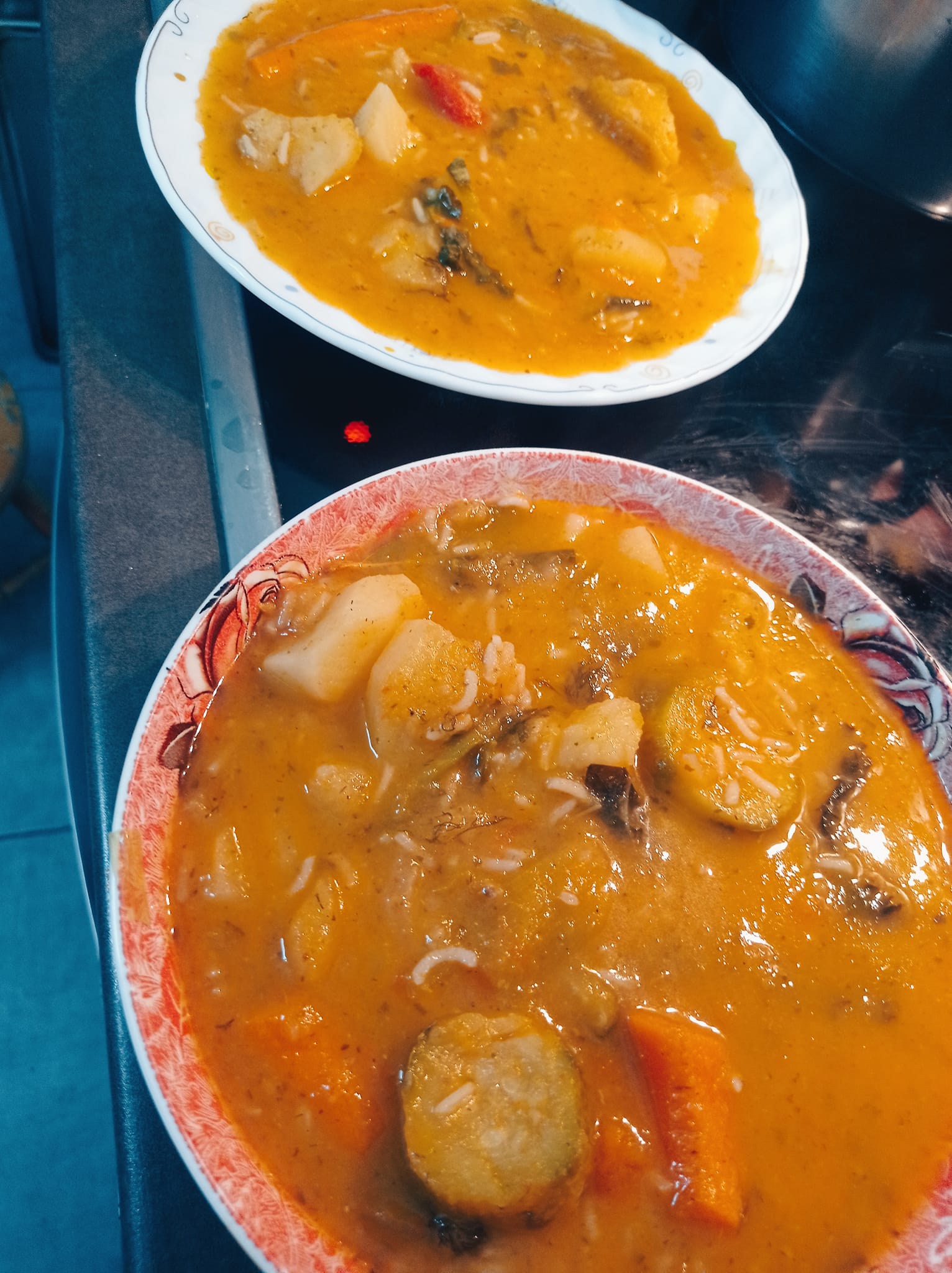 ψαρόσουπα-με-σάλτσα ντομάτας-συνταγή-