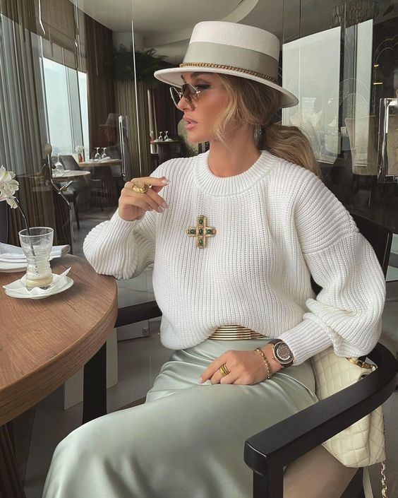 λευκό-στο-γυναικείο ντύσιμο-Χειμώνας 2024-τάσεις 2024-