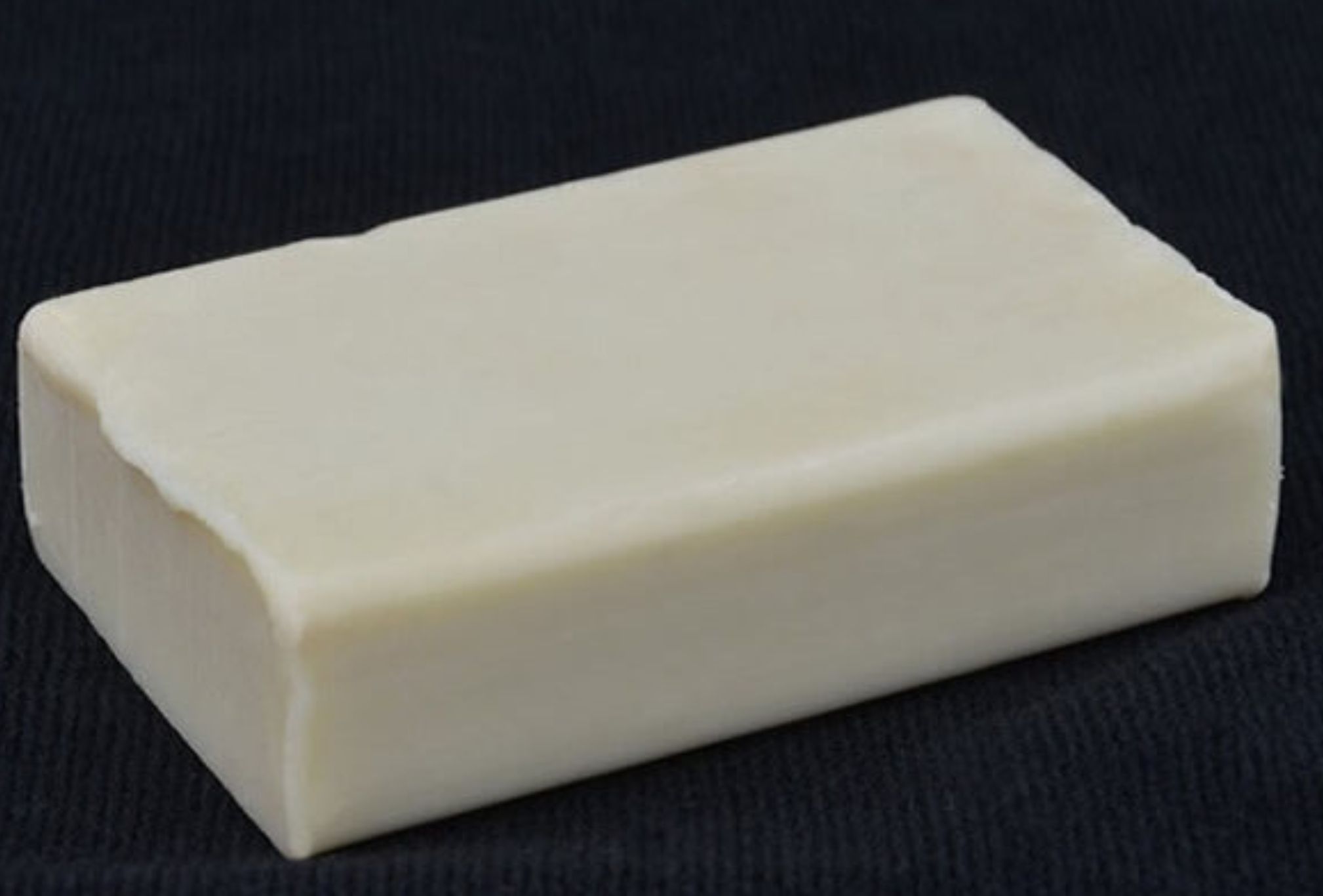 Μετατρέψετε μια πλάκα σαπούνι σε 3 λίτρα υγρού απορρυπαντικού για το πλυντήριο