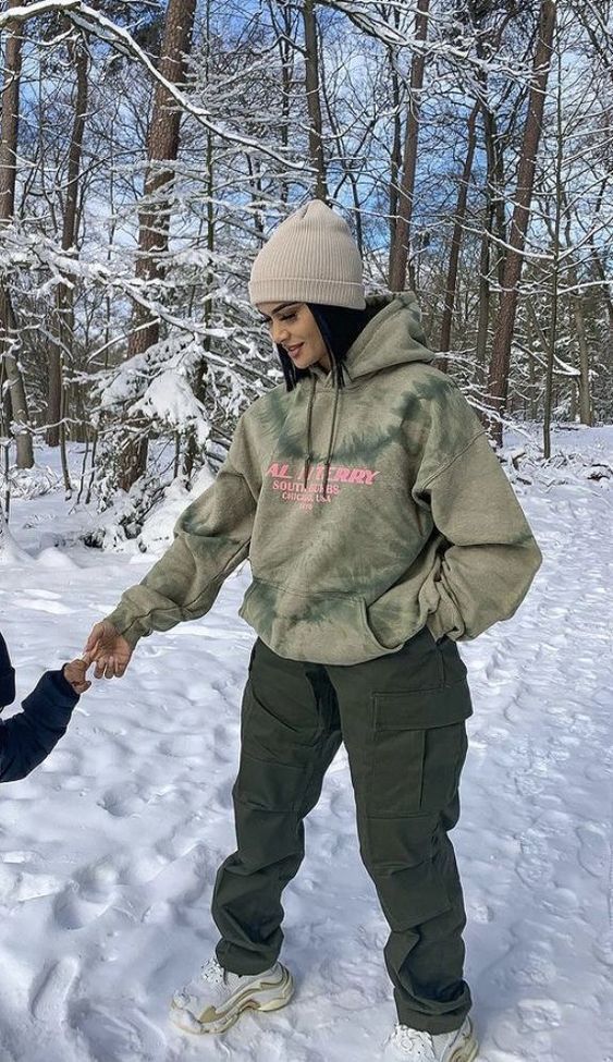 baggy pant-με-φούτερ-στα-χιόνια-ιδέες-