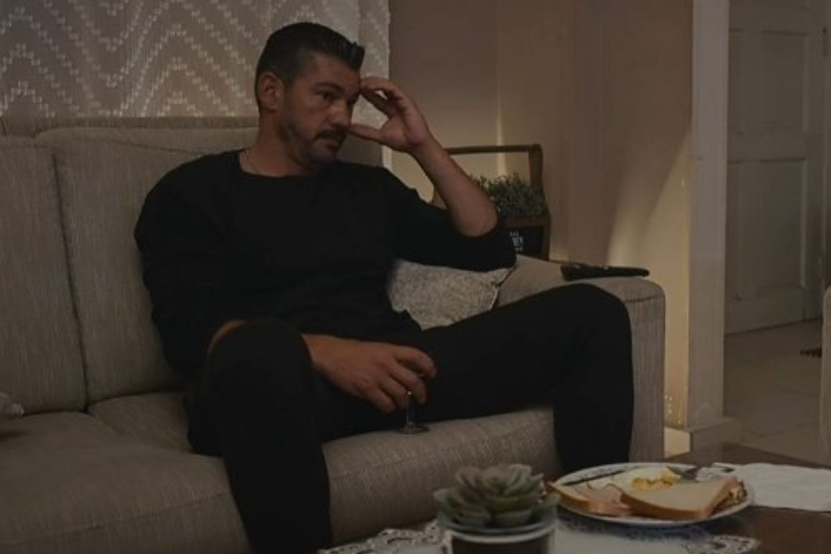 Η Γη της Ελιάς-Αποστόλης-