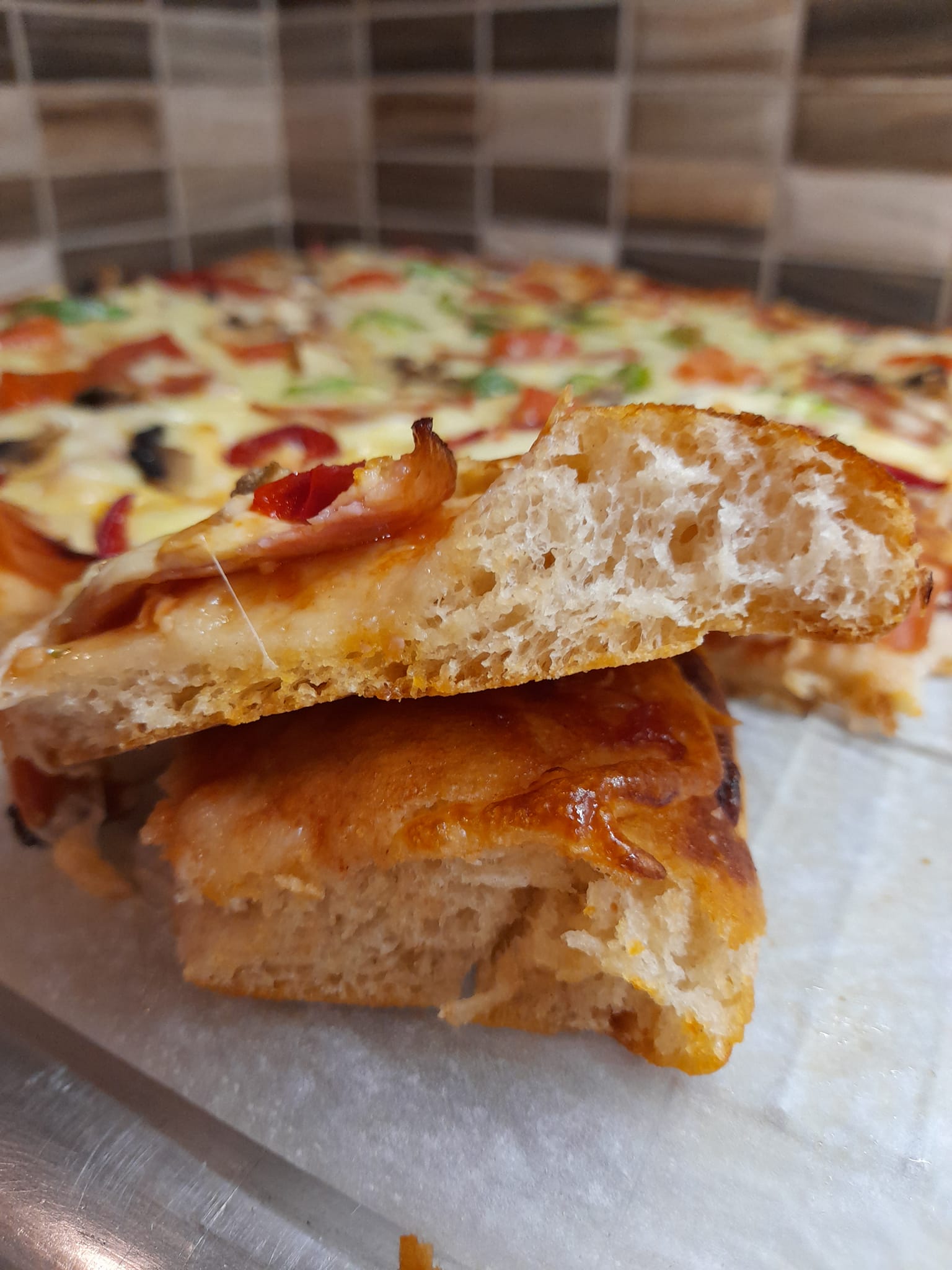 πίτσα-με-σιμιγδάλι-συνταγή-