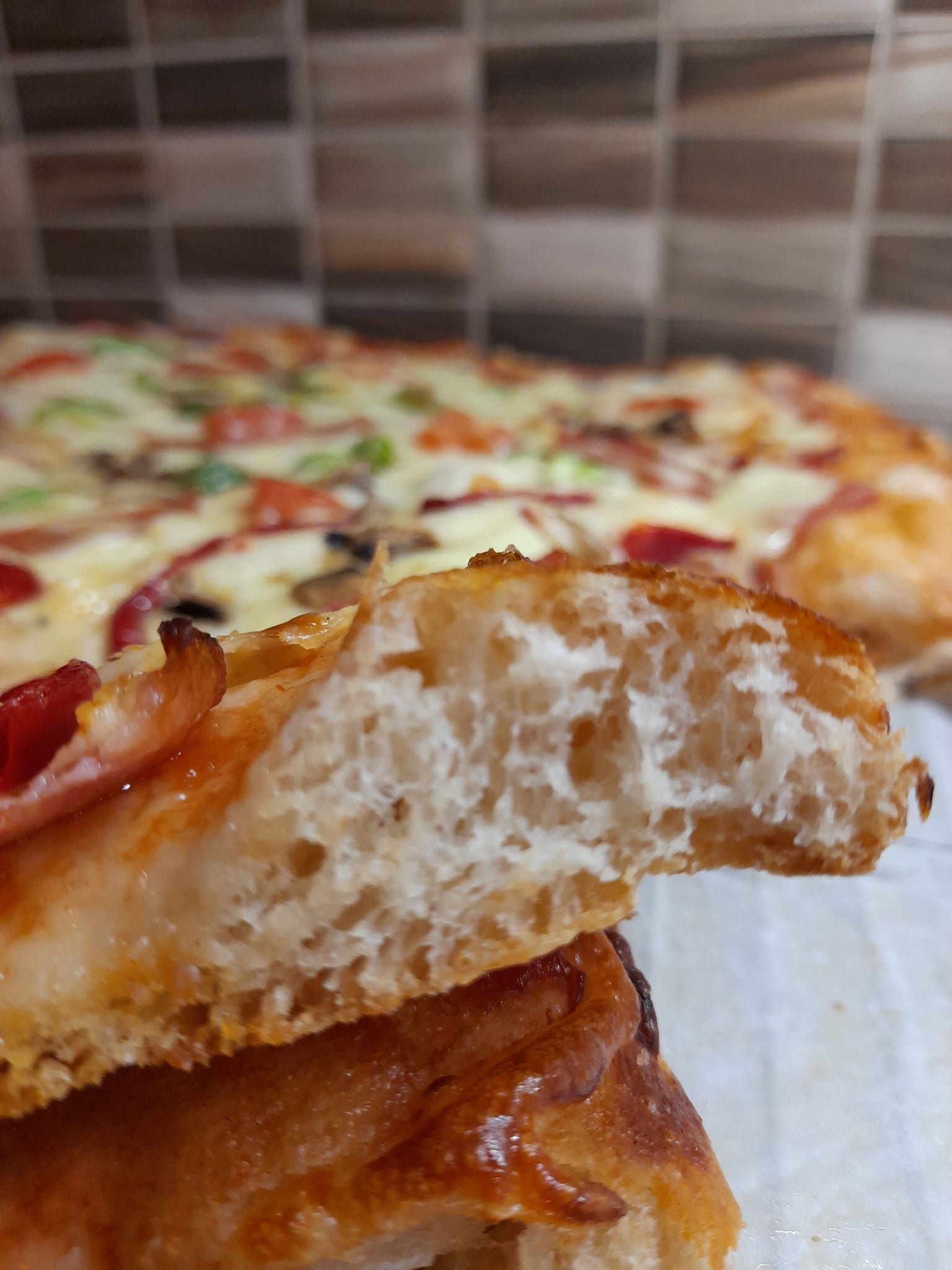 πίτσα-με-σιμιγδάλι-συνταγή- πίτσα-με-σιμιγδάλι-συνταγή-