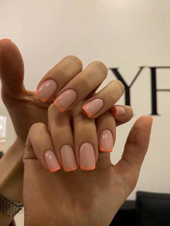 ιδέες-για-peach fuzz-νύχια-τάσεις 2024-