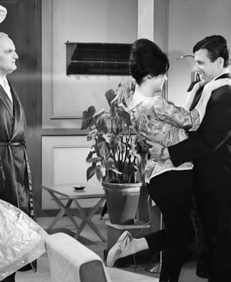 Τι γύρευες στα πεύκα Ρούλα Κάμπια ήσουνα : Η ηθοποιός του Ελληνικού Σινεμά που αγαπήθηκε απο τις ατάκες της