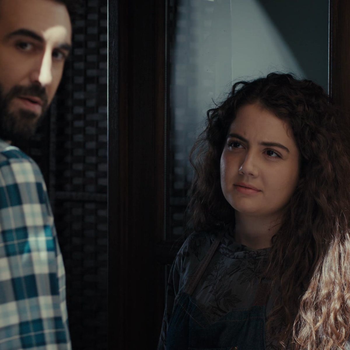 Η Γη της Ελιάς-Πότης-Άννα- Η Γη της Ελιάς-Πότης-Άννα-