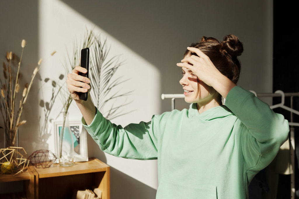 η-κόρη-μου-είναι-συνεχώς-με-το-κινητό-και-όταν-την-παίρνω-τηλέφωνο-δεν-το-σηκώνει-και-λέει-πως-δεν-το-άκουσε- η-κόρη-μου-είναι-συνεχώς-με-το-κινητό-και-όταν-την-παίρνω-τηλέφωνο-δεν-το-σηκώνει-και-λέει-πως-δεν-το-άκουσε-