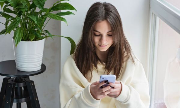 η-κόρη-μου-είναι-συνεχώς-με-το-κινητό-και-όταν-την-παίρνω-τηλέφωνο-δεν-το-σηκώνει-και-λέει-πως-δεν-το-άκουσε- η-κόρη-μου-είναι-συνεχώς-με-το-κινητό-και-όταν-την-παίρνω-τηλέφωνο-δεν-το-σηκώνει-και-λέει-πως-δεν-το-άκουσε-