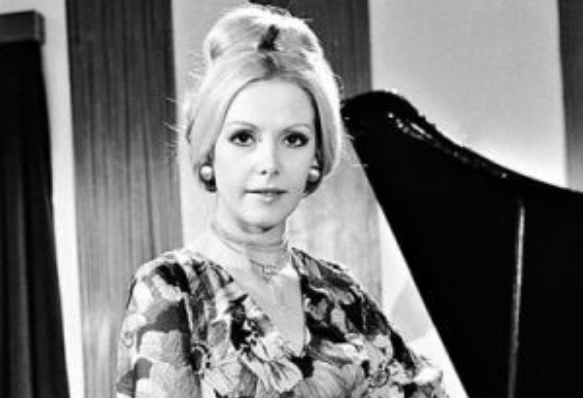 Τόνια Καζιάνη: Η σπάνια δημόσια εμφάνιση της – Δείτε πως είναι σήμερα στα 78 της η όμορφη ηθοποιός του ελληνικού κινηματογράφου