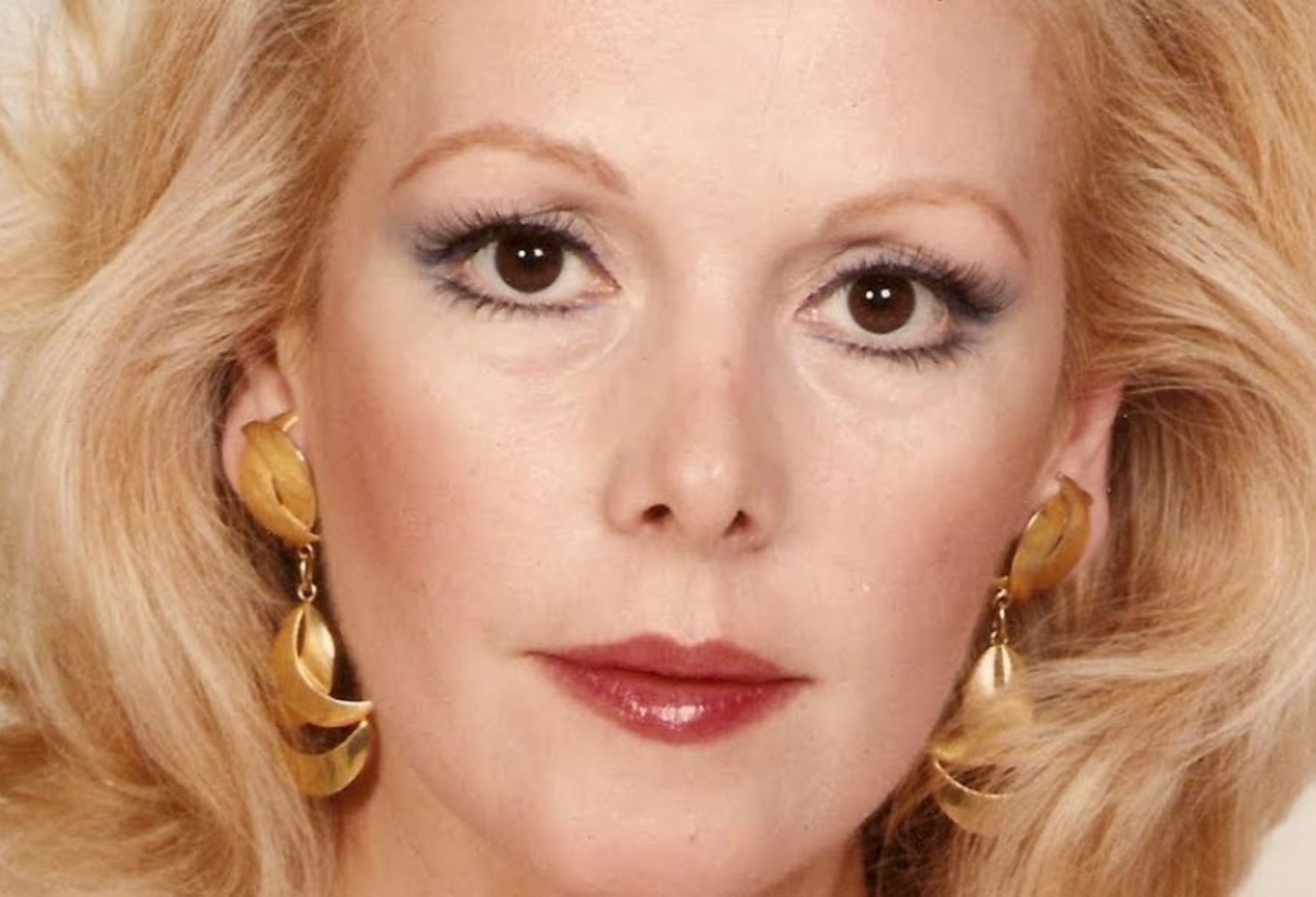 Τόνια Καζιάνη: Η σπάνια δημόσια εμφάνιση της – Δείτε πως είναι σήμερα στα 78 της η όμορφη ηθοποιός του ελληνικού κινηματογράφου