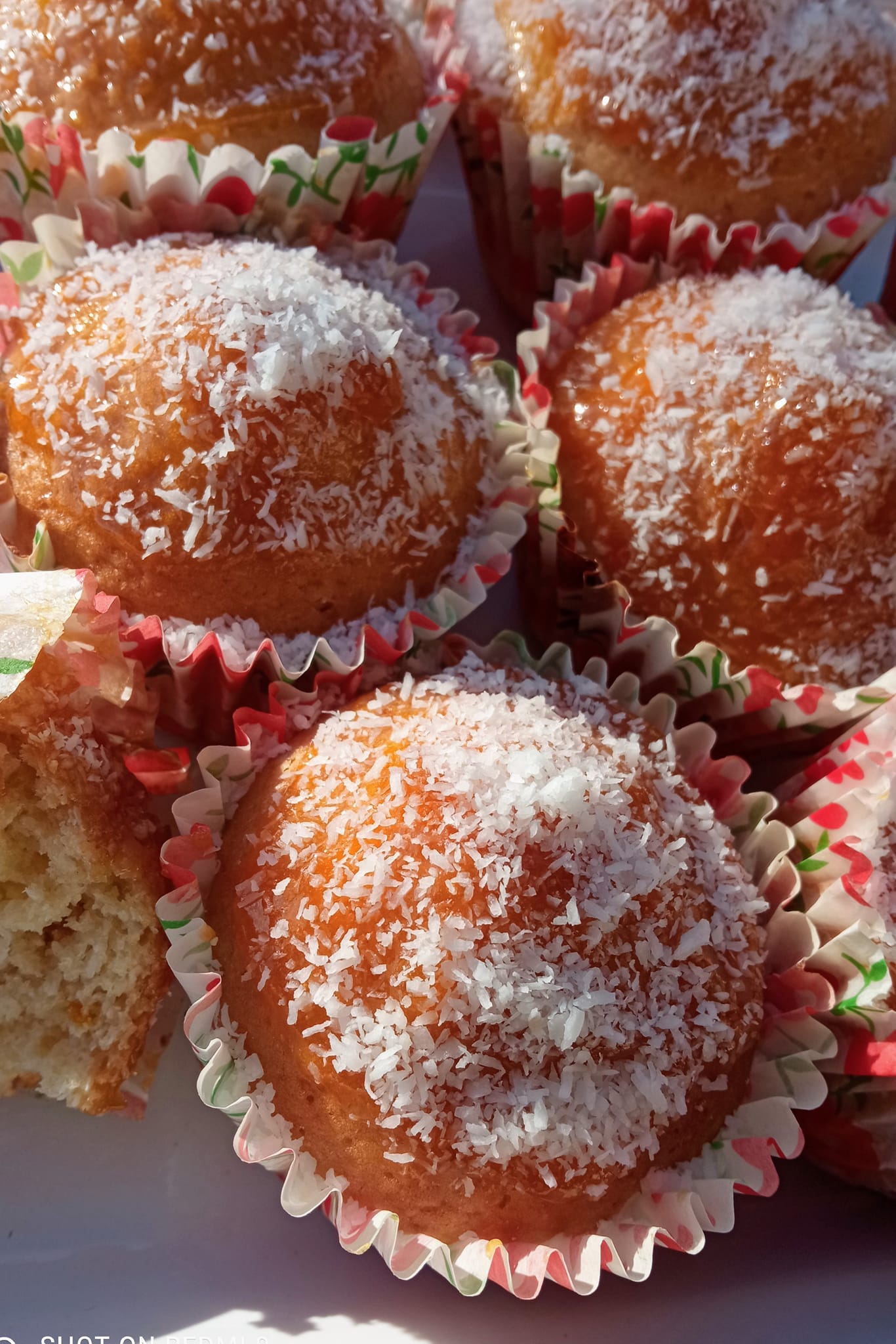 αλάδωτα-κεκάκια-με-ινδοκάρυδο-συνταγή- αλάδωτα-κεκάκια-με-ινδοκάρυδο-συνταγή-