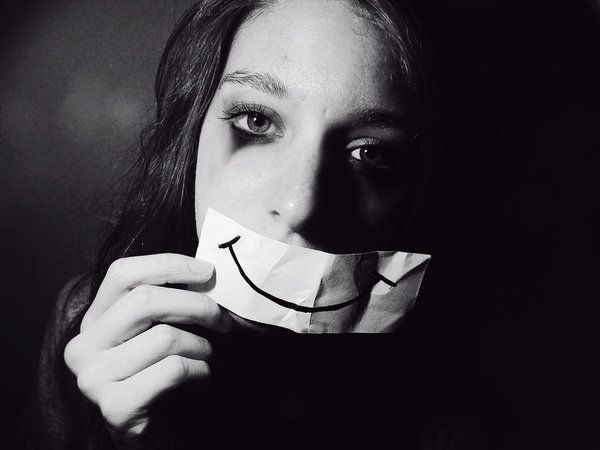 φαίνεται-η-κατάθλιψη-στα-μάτια- φαίνεται-η-κατάθλιψη-στα-μάτια-