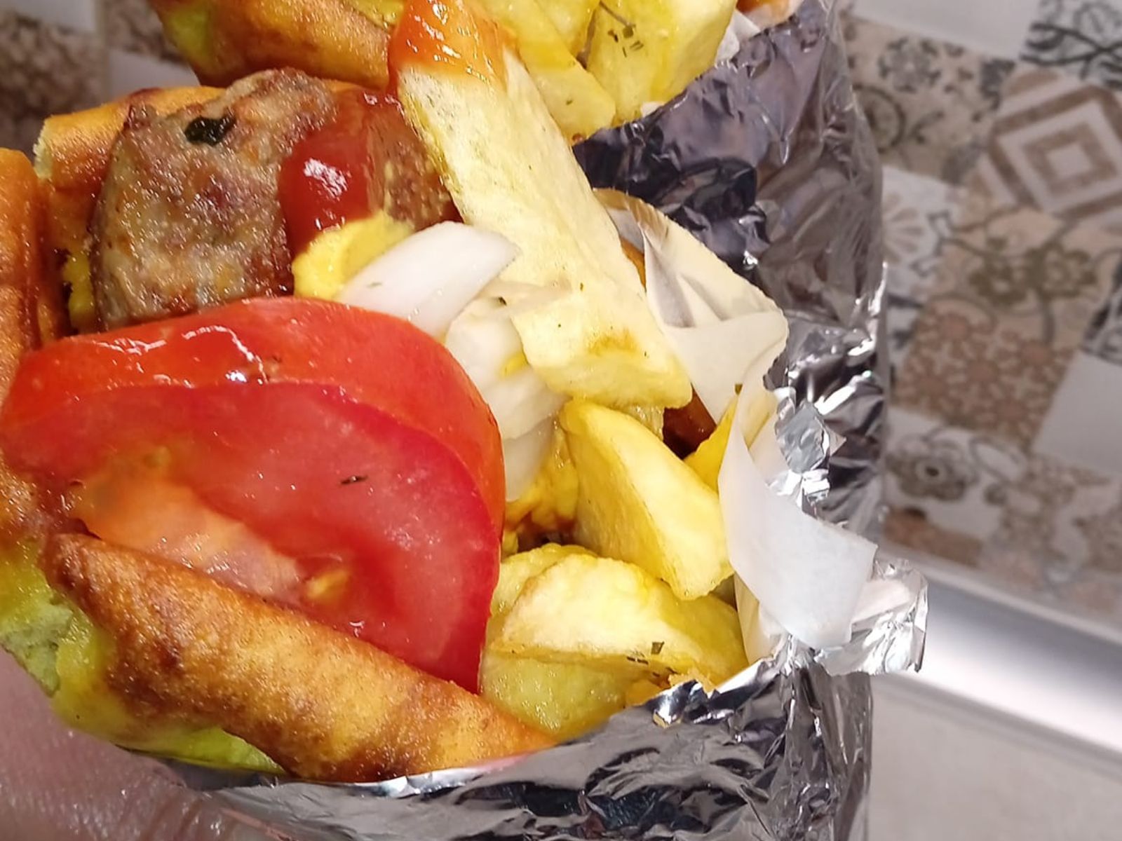 πιτόγυρο-με-κεφτεδάκια-που-περίσσεψαν-συνταγή- πιτόγυρο-με-κεφτεδάκια-που-περίσσεψαν-συνταγή-