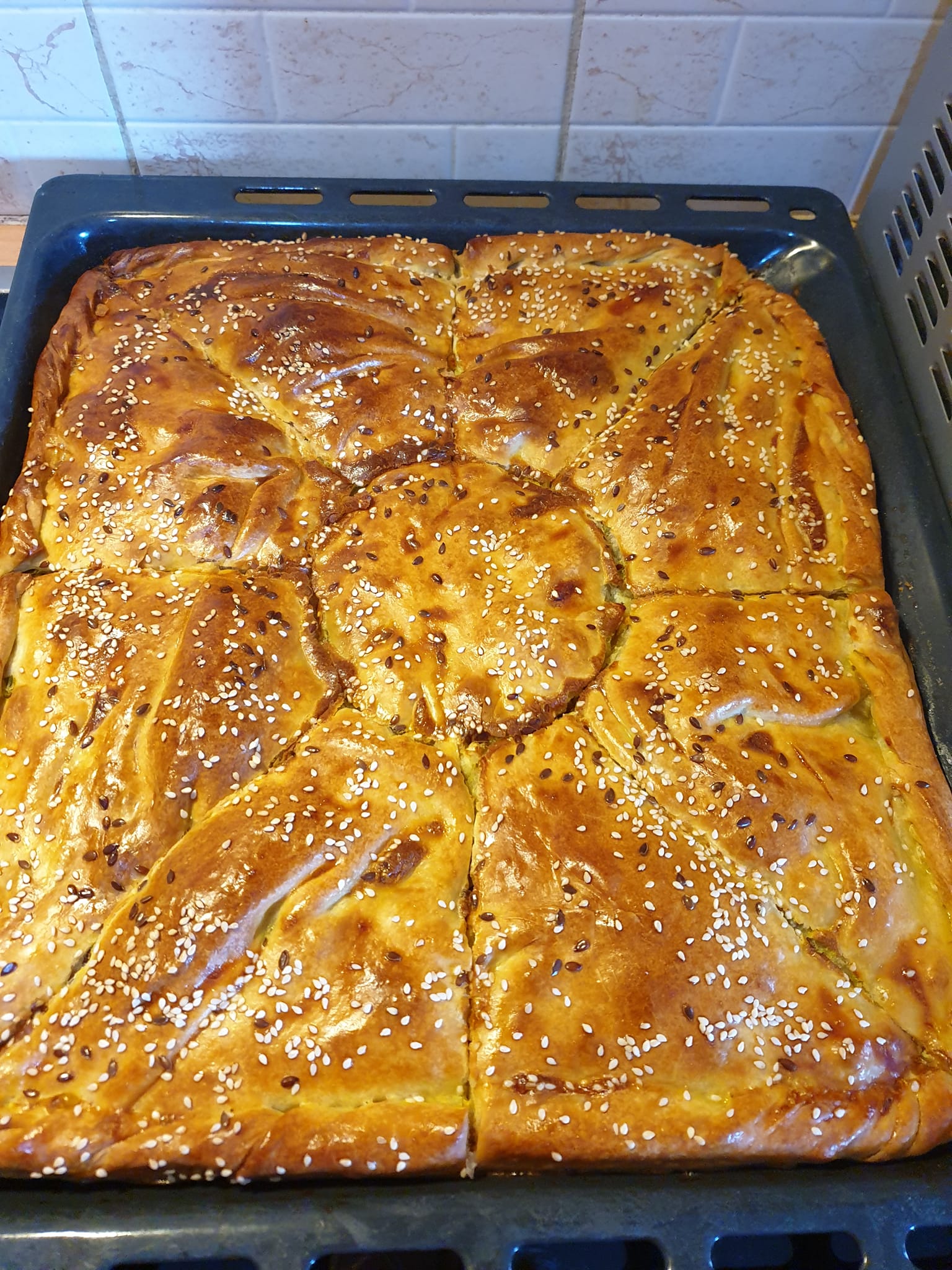 πρασοτυρόπιτα-με-μπέικον-συνταγή- πρασοτυρόπιτα-με-μπέικον-συνταγή-