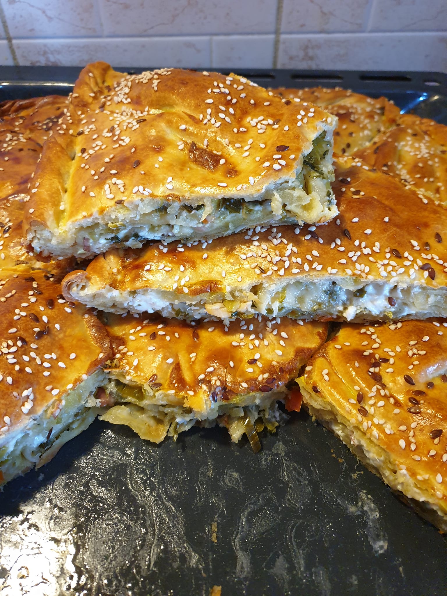 πρασοτυρόπιτα-με-μπέικον-συνταγή- πρασοτυρόπιτα-με-μπέικον-συνταγή-