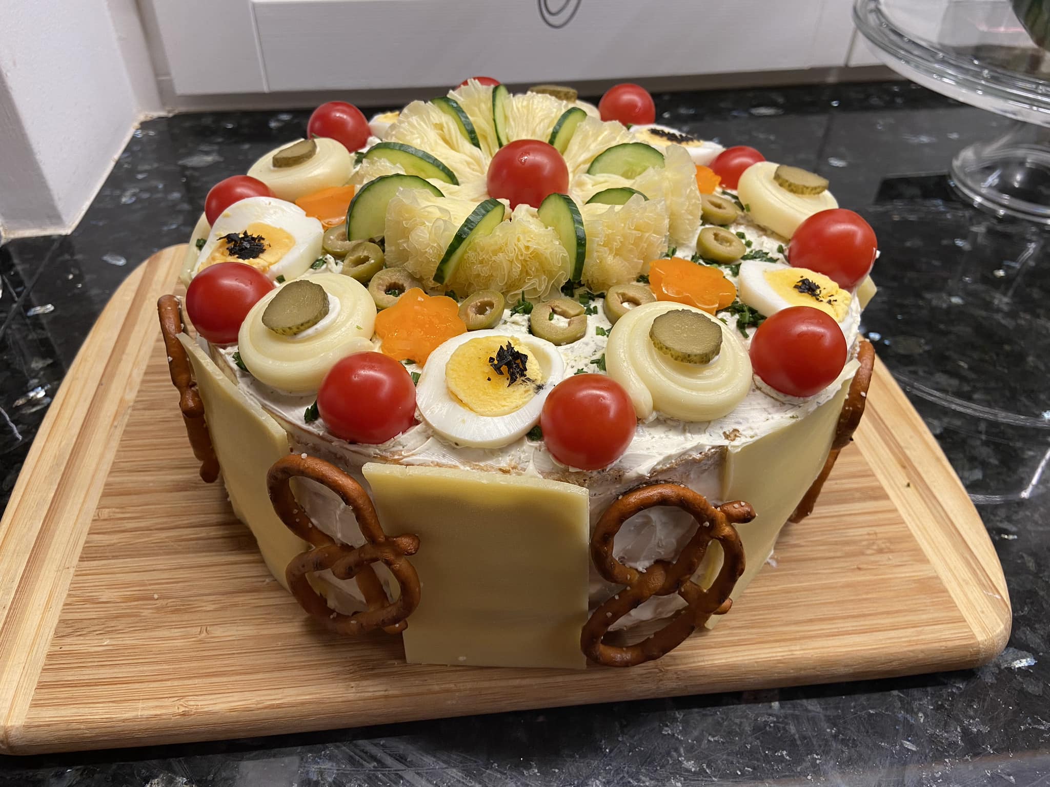 αλμυρή-τούρτα-με-ψωμί μπόμπα-συνταγή- αλμυρή-τούρτα-με-ψωμί μπόμπα-συνταγή-