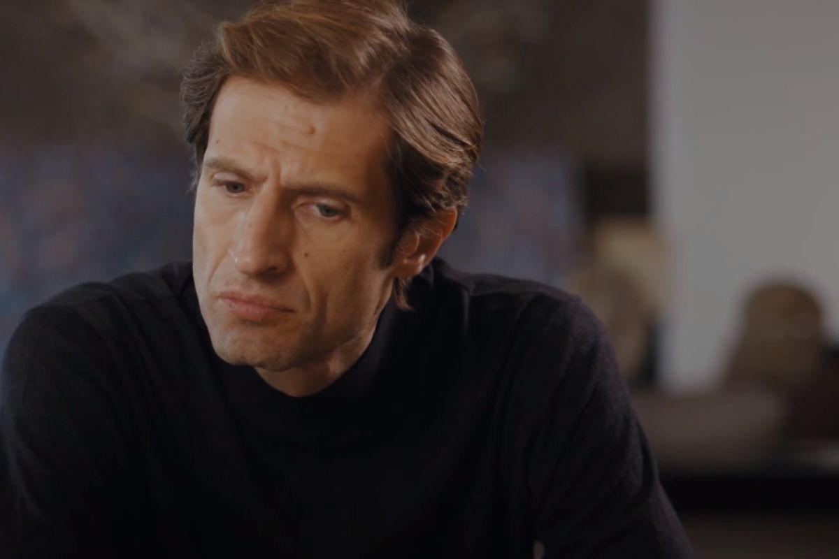 Η Γη της Ελιάς: Ο Κωνσταντίνος κάνει μία ανακοίνωση που της αλλάζει τη ζωή