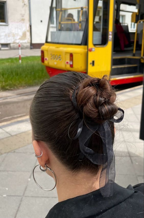 Balletcore: Ο νέος κότσος της μπαλαρίνας που έρχεται από το κόκκινο χαλί και θα γίνει τάση το 2024 Balletcore: Ο νέος κότσος της μπαλαρίνας που έρχεται από το κόκκινο χαλί και θα γίνει τάση το 2024