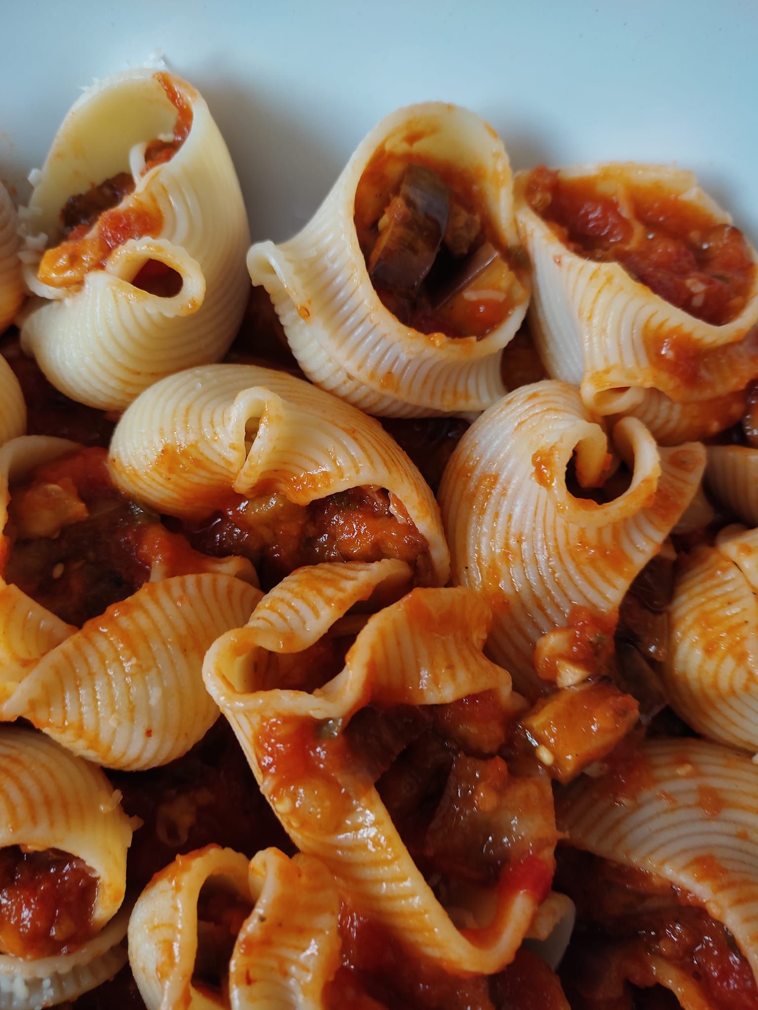 Conchiglioni-με μελιτζάνες-συνταγή- Conchiglioni-με μελιτζάνες-συνταγή-