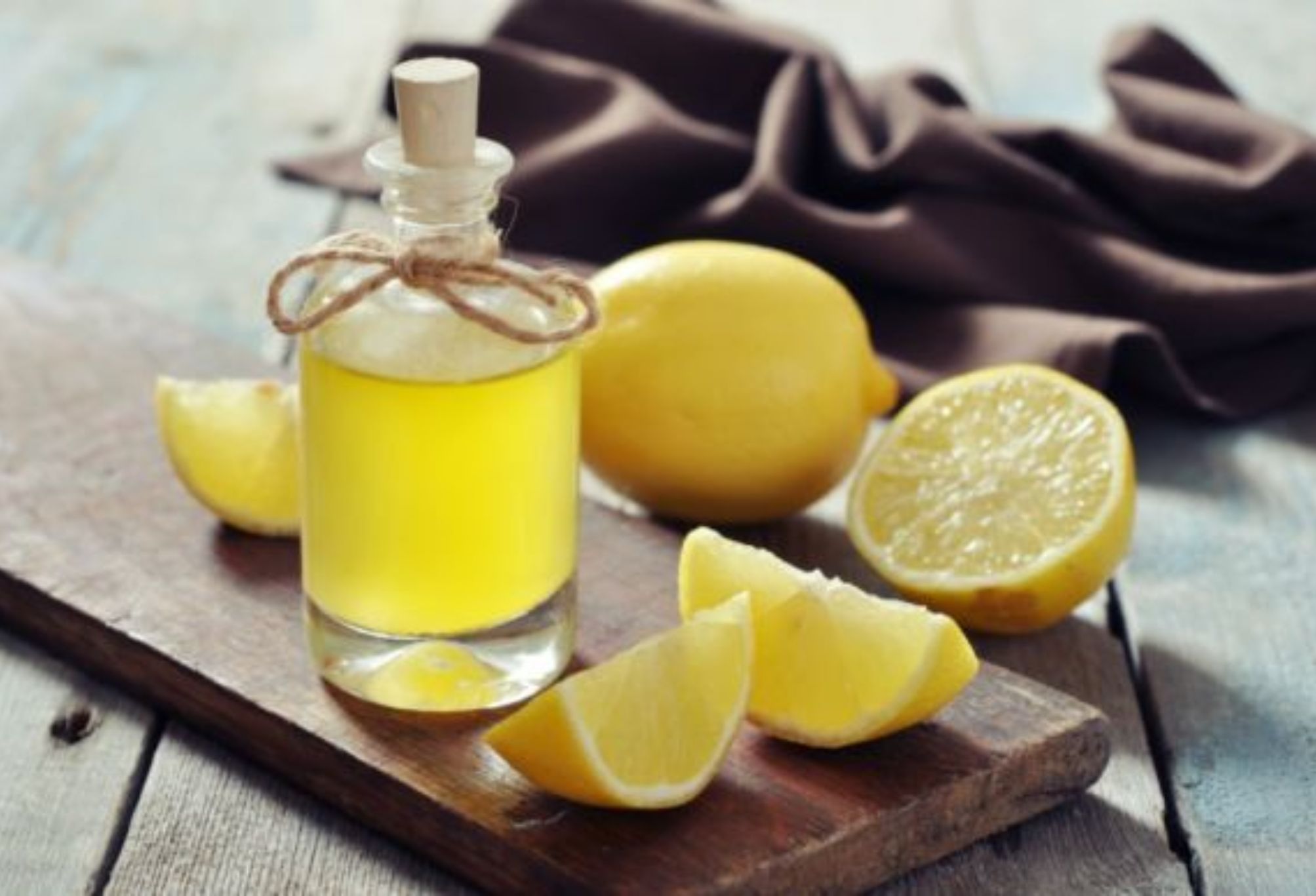 Άσχημες μυρωδιές στο σπίτι από μαγείρεμα κάπνισμα και υγρασία: Κάντε το να μοσχομυρίζει με λίγο μόνο βαμβάκι