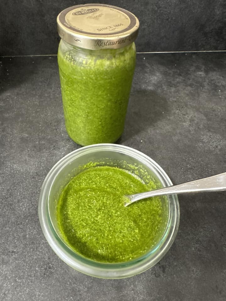 σπιτικό-πέστο βασιλικού-συνταγή-