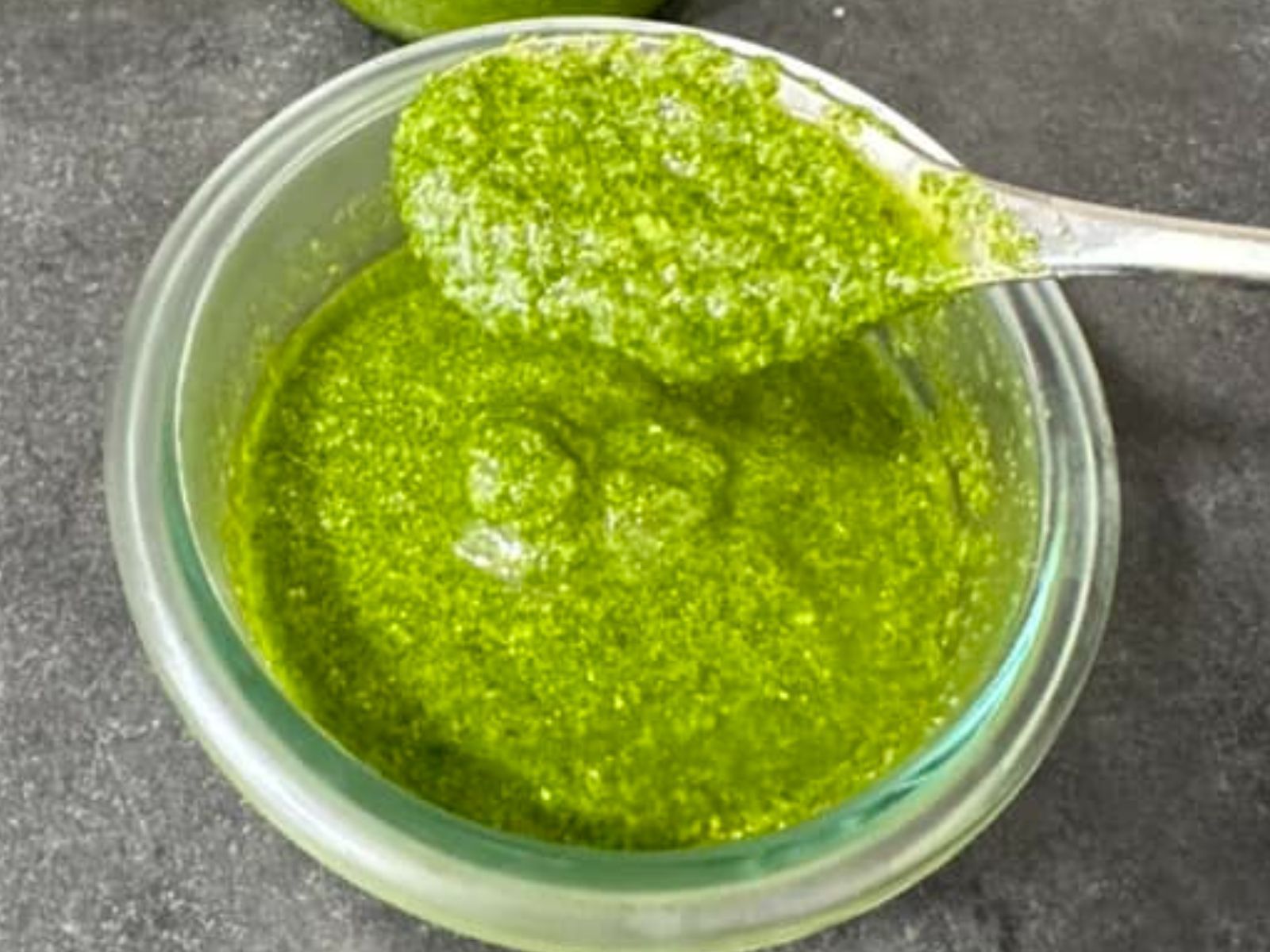 σπιτικό-πέστο βασιλικού-συνταγή-