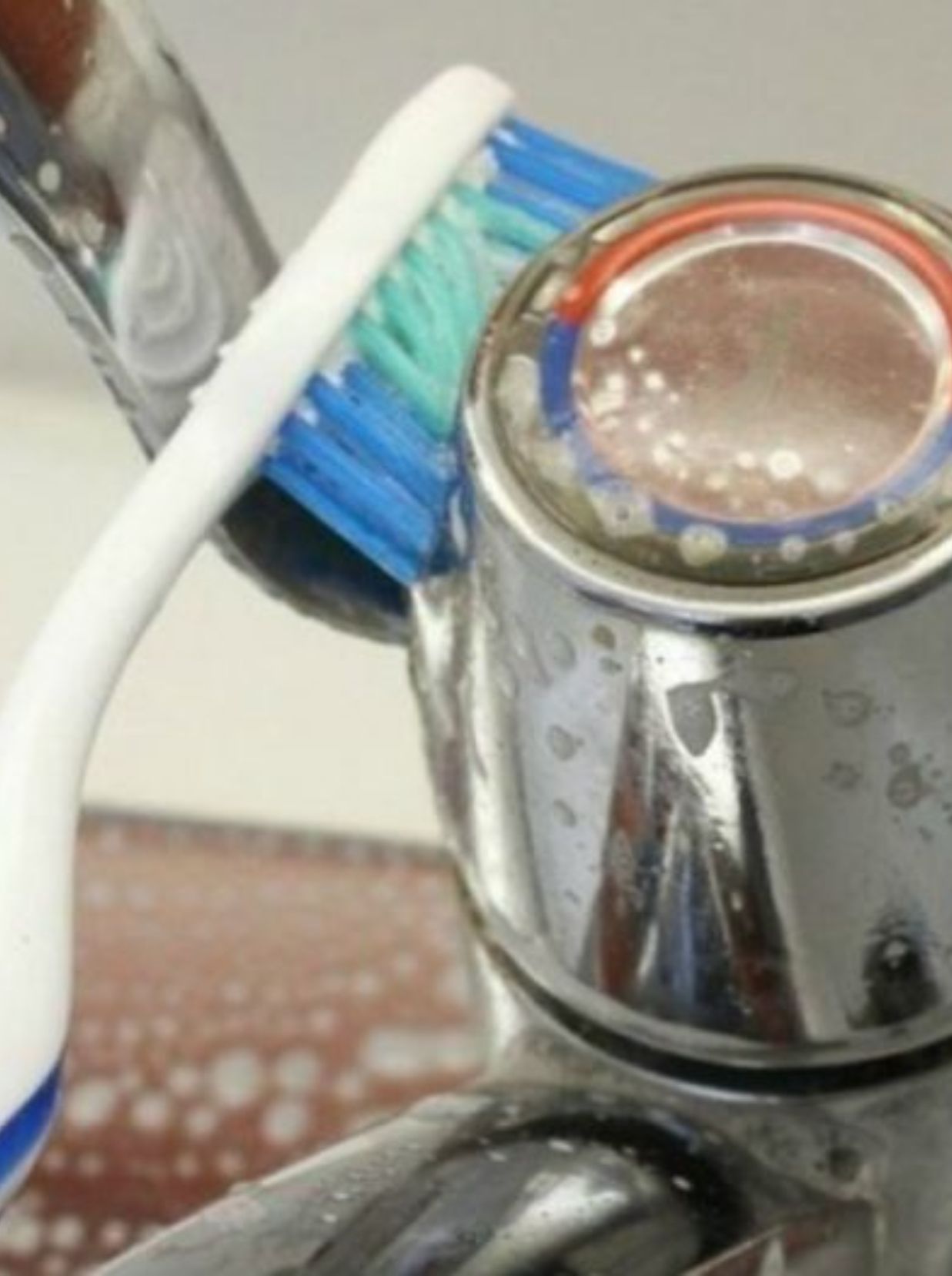 Βρώμικο στρώμα αρμοί σχάρες και άλατα: Καθαρίστε όλα τα δύσκολα σημεία του σπιτιού εύκολα και γρήγορα