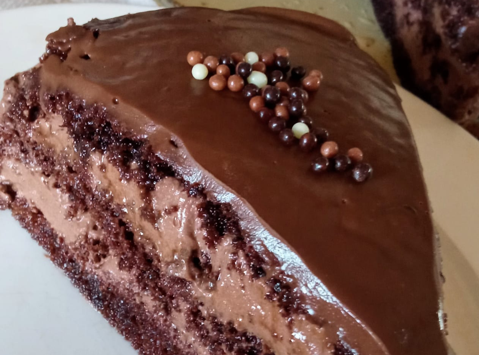 Εύκολη τούρτα σοκολάτα για γιορτή και γενέθλια