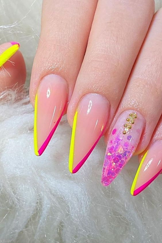 φλούο-χρώματα-και-στρας-στα-νύχια-ιδέες-