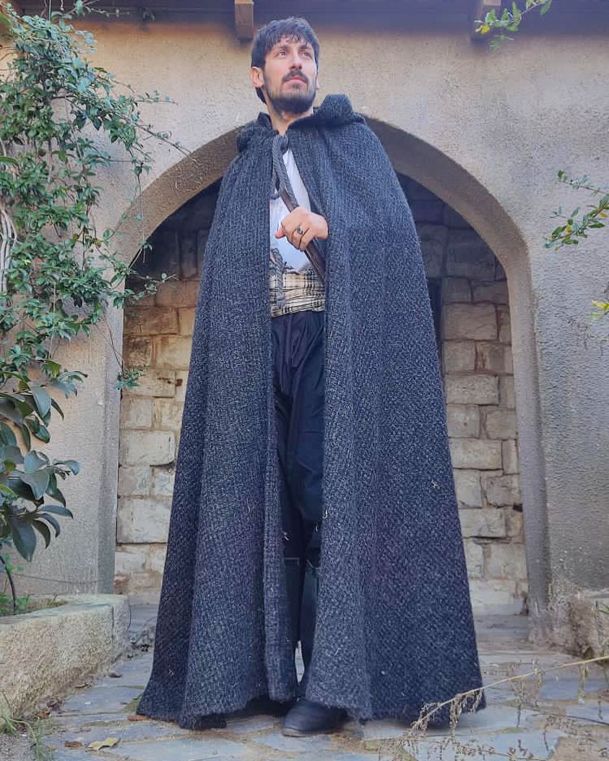 Η Μάγισσα: Ο Ιακώβος ο πιστός υπηρέτης της Κυπριανής βάζει φωτιά στις εξελίξεις